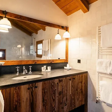 فندق L'alpaga, A Beaumier 5*